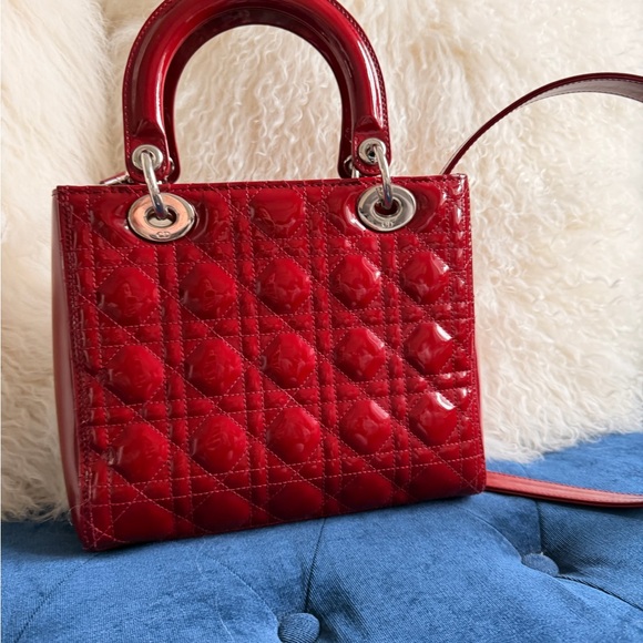 CHRISTIAN DIOR
Patent Cannage Medium Lady Dior Red - Picture 7 of 9